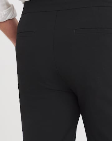 Tailored Premium Stretch Tapered Trouser