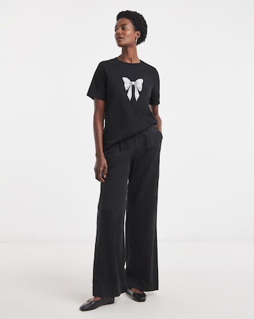 Lace Bow Placement T-Shirt