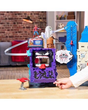 Marvel Spider-Man VenomVersus Web Slinging City Playset