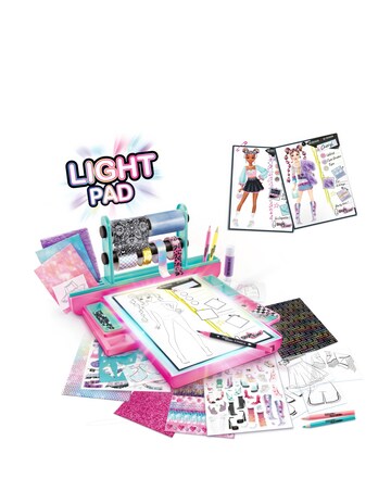 Style 4 Ever Fashion Designer Light Up Studio