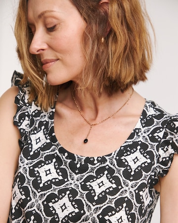Printed Ruffle Sleeve Vest