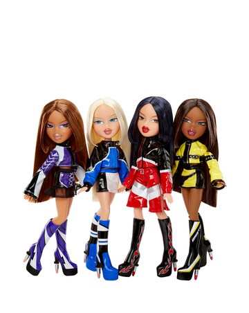 Bratz Scorchin Fashion Doll - Yasmin
