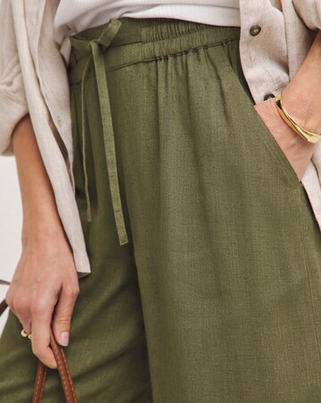 Olive Linen Mix Knee Length Shorts