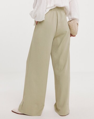 Textured Wide Leg Belted Trouser