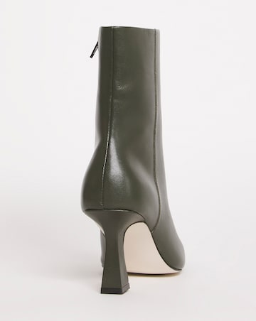 Leather Square Toe Boot - Extra Wide Fit (EEE)
