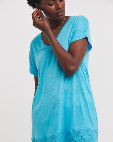 Broderie V Neck Short Sleeve Longline Top