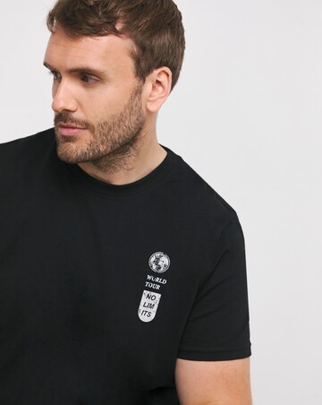 World Tour Graphic T-Shirt Long