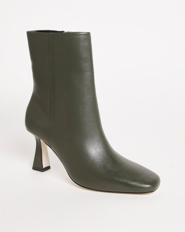 Leather Square Toe Boot - Extra Wide Fit (EEE)