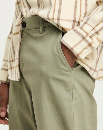 Loose Fit Chino