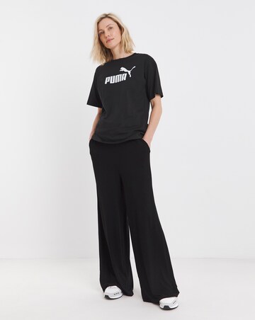 PUMA Essentials No.1 Logo Relaxed T-Shirt