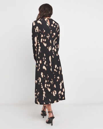 Ruched Seam Detail Midi Dress