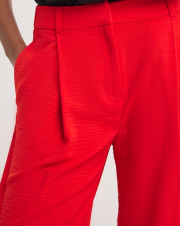 Textured Pleated Wide Leg Trousers