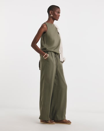 Slash Neck Linen Mix Shell Top