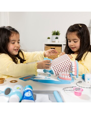 Melissa & Doug Super Smile Dentist Play Set