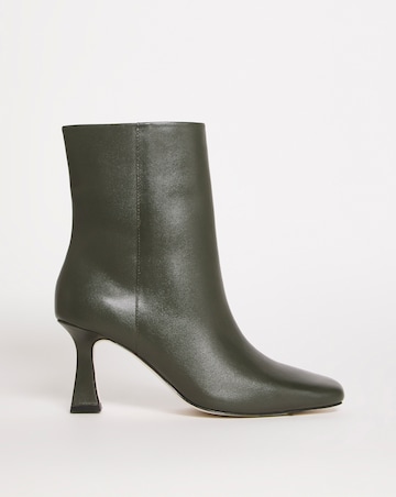 Leather Square Toe Boot - Extra Wide Fit (EEE)