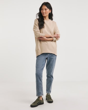 Crew Neck Curved Hem Sweatshirt