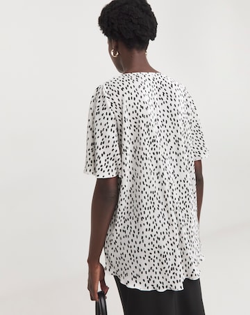 Spot V Neck Plisse Longline Top