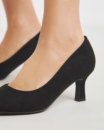 Heavenly Soles Kirsten Pointed Toe Kitten Heel Shoes - Extra Wide Fit (EEE)