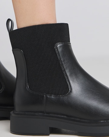 Rue Classic Chelsea Ankle Boots Standard D Fit