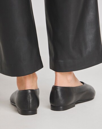 Berkley Leather Pointed Toe Flat Shoe Extra Wide EEE Fit