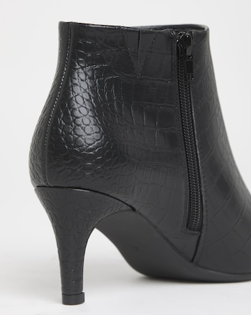 Cairns Kitten Heel Pointed Toe Ankle Boot - Wide Fit (E)