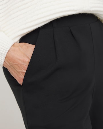 Slimma Black Comfort Fit Wide Leg Trouser Short