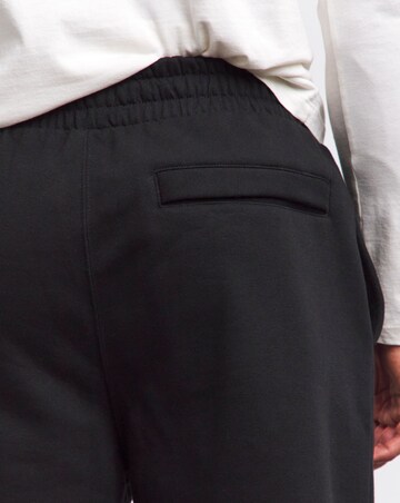 Relaxed Fit Jogger