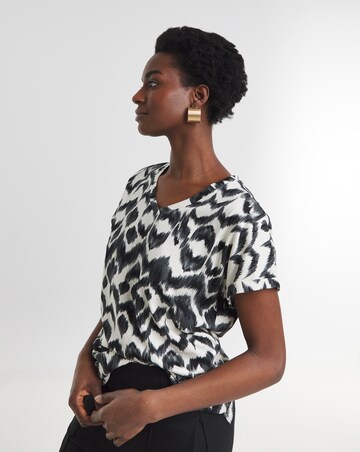 Pure Cotton The V Neck Printed T-Shirt