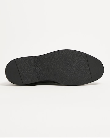Casual Flex Brogue Wide Fit