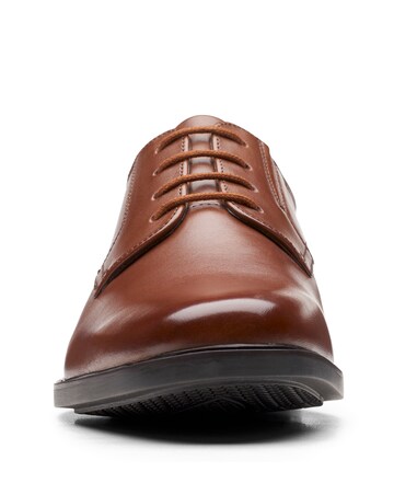 Clarks Howard Walk Shoes - Tan