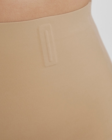 MAGISCULPT Medium Control Smooth & Sculpt Shapewear Thigh Shaper Almond