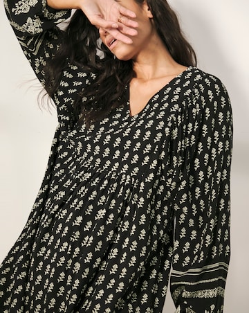 Border Print Batwing Smock Maxi Dress