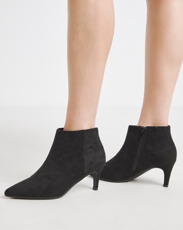 Cairns Kitten Heel Pointed Toe Ankle Boot - Extra Wide Fit (EEE)