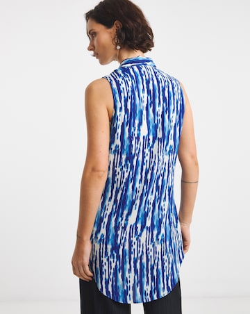 Dipped Back Sleeveless Shirt