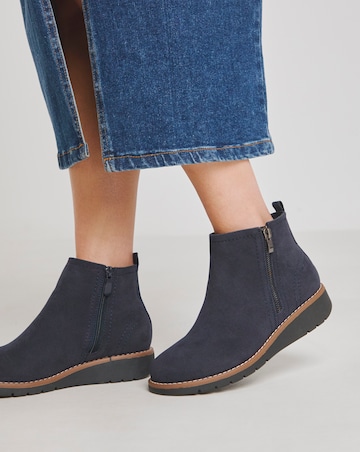 Heavenly Soles Erin Classic Low Wedge Chelsea Boots - Wide Fit (E)
