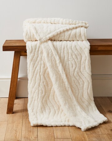 Textured Wavy Fleece Throw