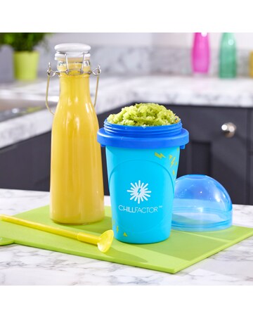 Chillfactor Slushy Maker Colour Shock - Totally Cool Blue
