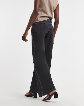 Washed Pleat Detail Wide Leg Jeans