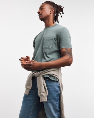 Garment Dyed Pocket T-Shirt Long Length- Dark Green