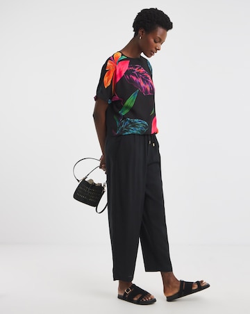 Woven Crepe Short Sleeve Boxy Top - Black Floral