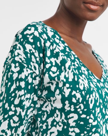 Print Long Sleeve V-Neck Slouch Longline Top