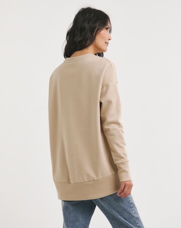 Crew Neck Curved Hem Sweatshirt