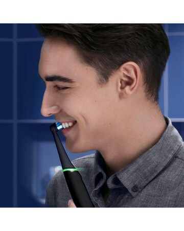 Oral-B iO6 Black Lava Ultimate Clean Electric Toothbrush