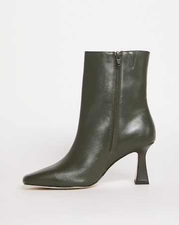Leather Square Toe Boot - Extra Wide Fit (EEE)