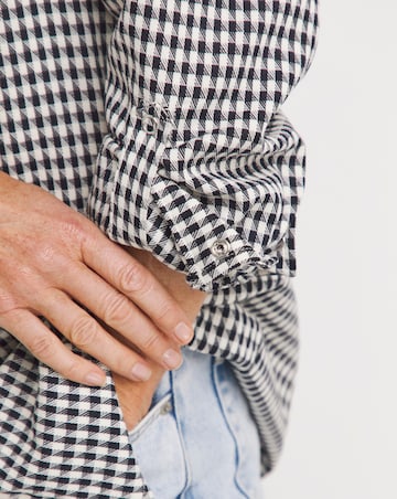 Twill Houndstooth Long Sleeve Shacket