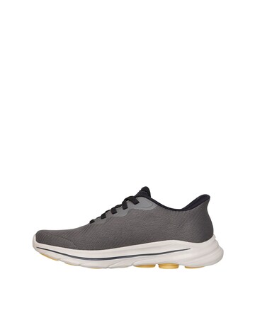 Skechers Go Walk 8 Slip-Ins Trainers
