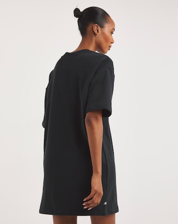 New Balance Essentials Graphic Dress