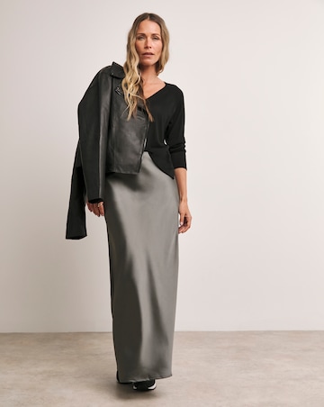 Anthology Fine Gauge V Neck Jumper
