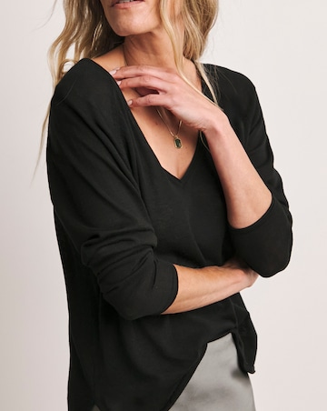 Anthology Fine Gauge V Neck Jumper