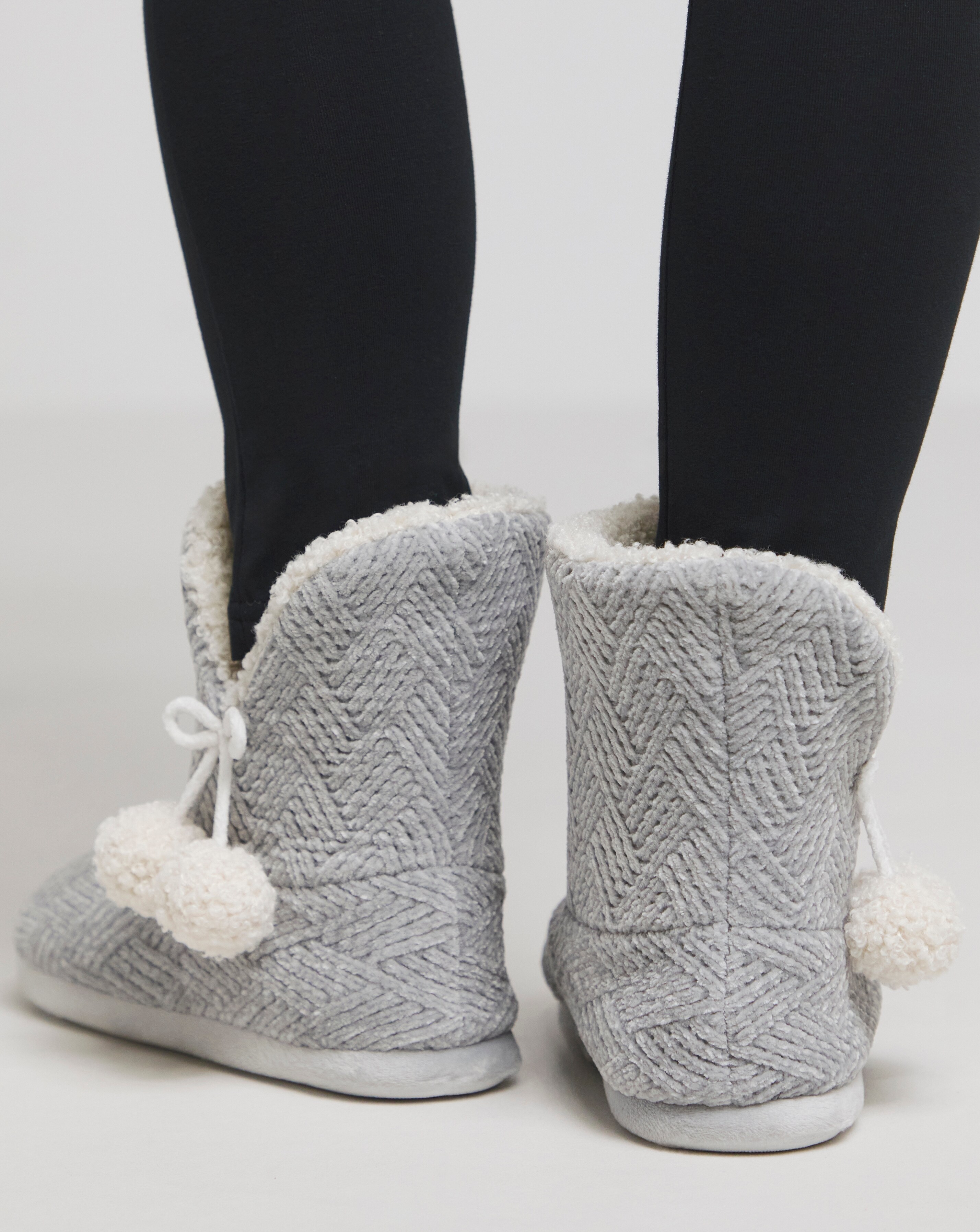 extra wide slipper boots